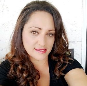 Meet your Posher, Jeannette